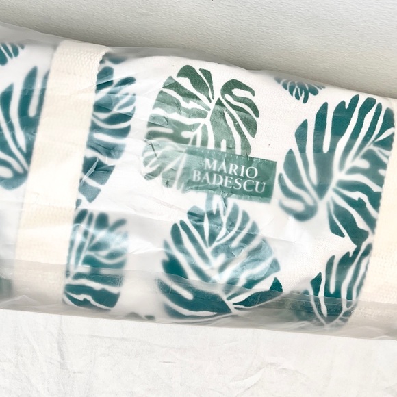 NEW Mario Badescu - Tropical Large Travel Tote Duffel Bag - Limited Edition - Picture 4 of 6